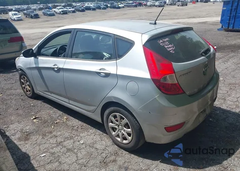 2012 Hyundai Accent Gs z USA, uszkodzony, nr VIN KMHCT5AE4CU013855